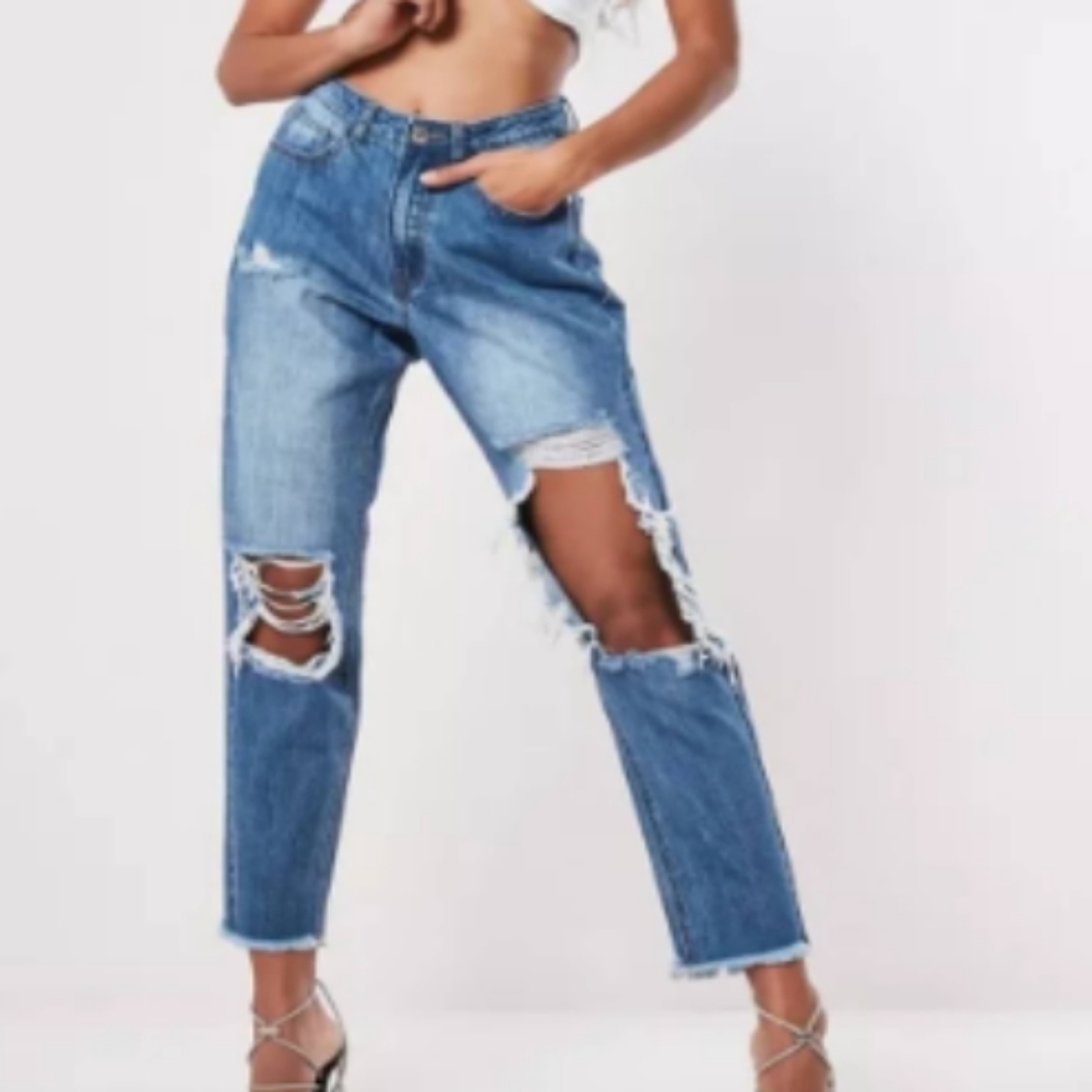Missguided - riot high rise mom jeans with fringed ankles size 12